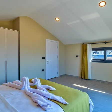 4 Bedroom 빌라 페티예